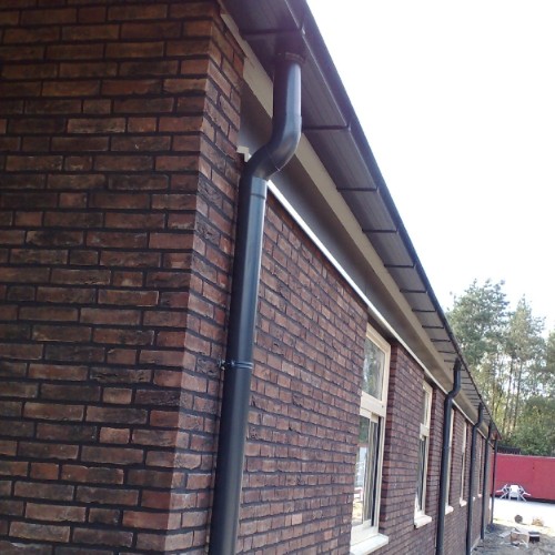 een voorbeeld van een aluminium afvoerbuis